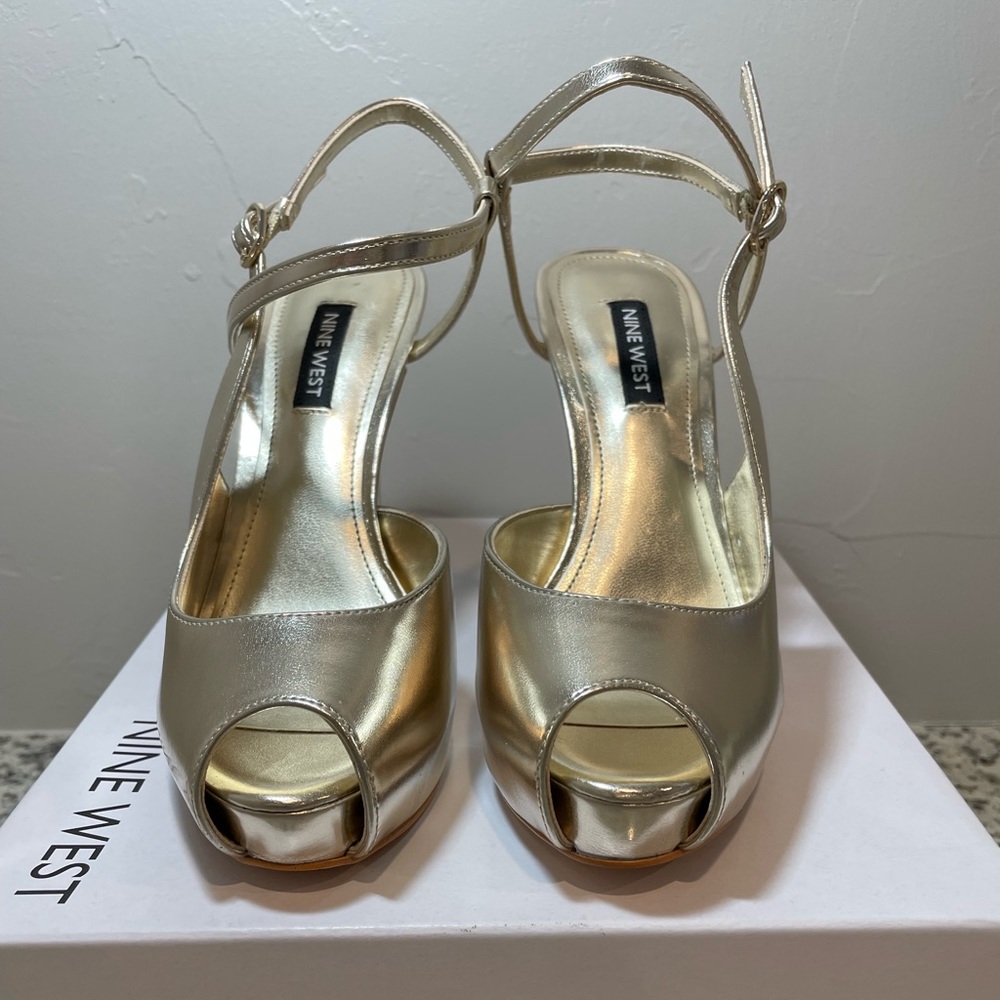 Nine West Hanken Ankle Strap Platform Sandals. Size 5.5